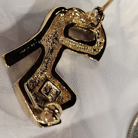 Suzanne Bjontegard brooch - Picture 7 of 7